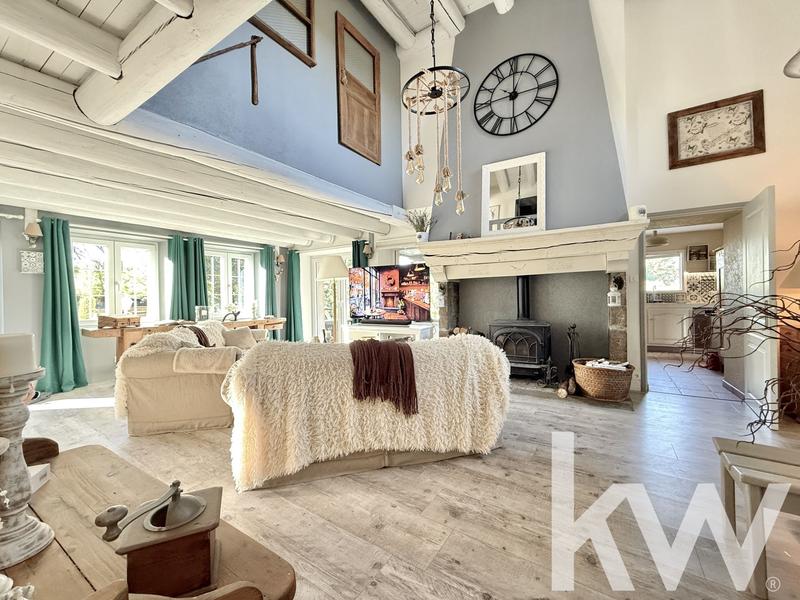 Maison - 205 m² - 10 pièces