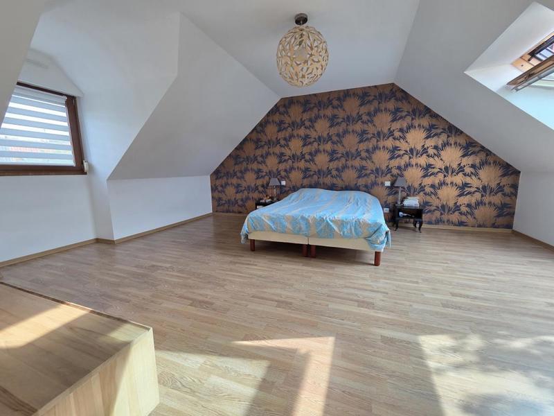 Pavillon - 199 m² - 8 pièces