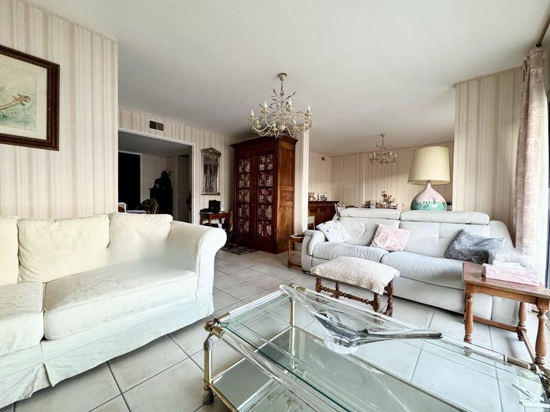 Appartement - 99 m² - 5 pièces