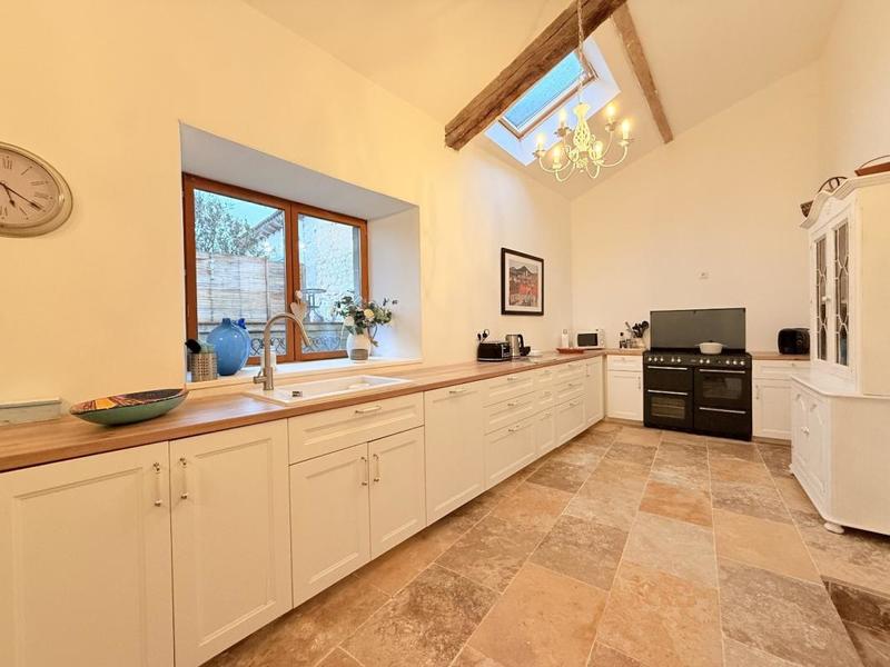 Maison - 180 m² - 6 pièces