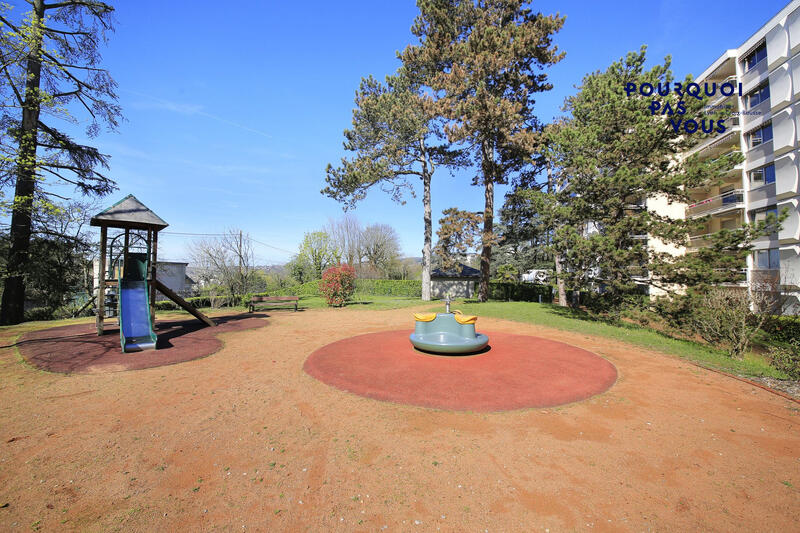 Appartement - 93 m² - 5 pièces