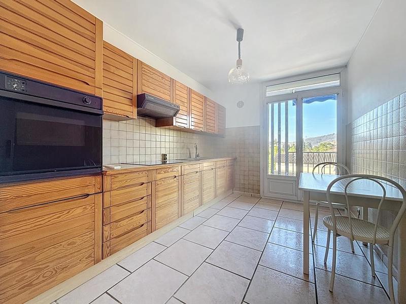 Appartement - 82 m² - 4 pièces