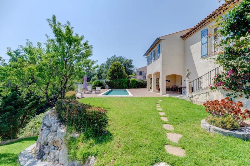 Villa - 137 m² - 5 pièces