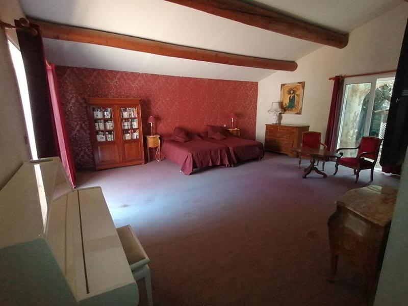 Maison - 328 m² - 7 pièces