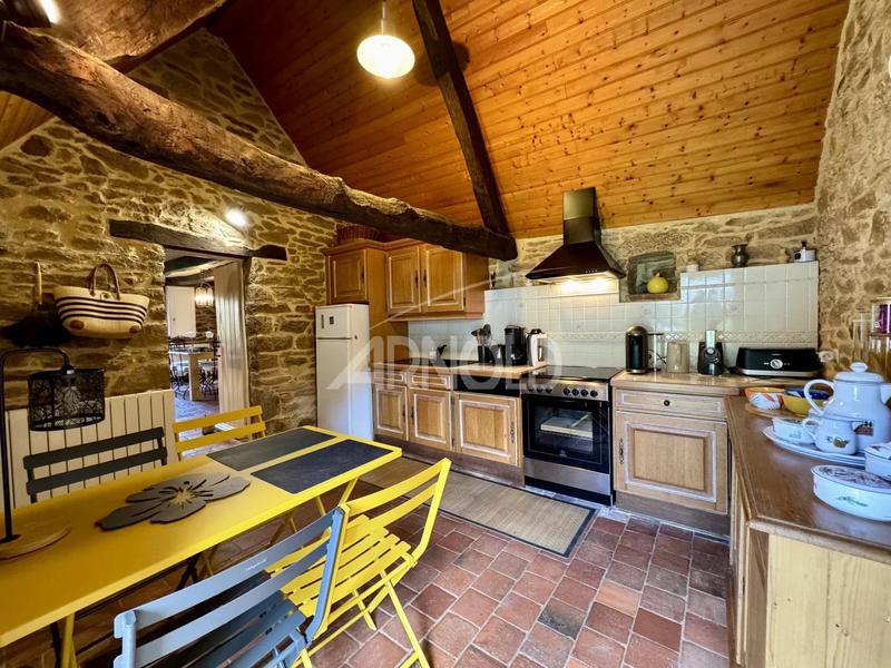 Maison - 99 m² - 4 pièces