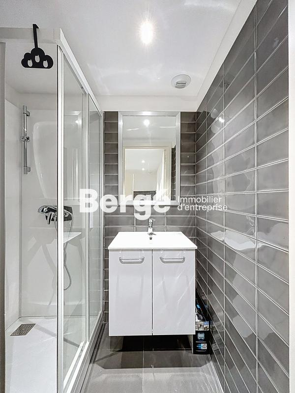 Local commercial - 255 m²