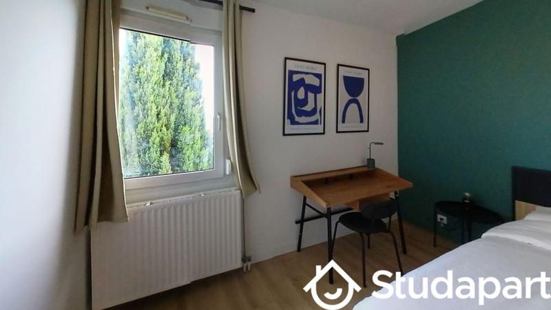 Chambre - 77 m² - 1 pièce