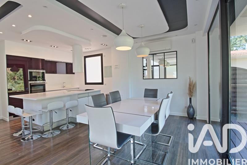 Maison de maîtres - 132 m² - 6 pièces