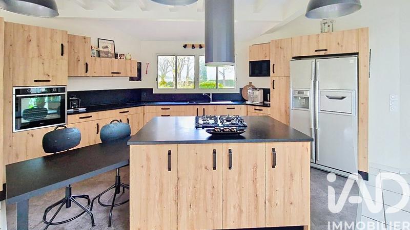 Maison - 211 m² - 6 pièces