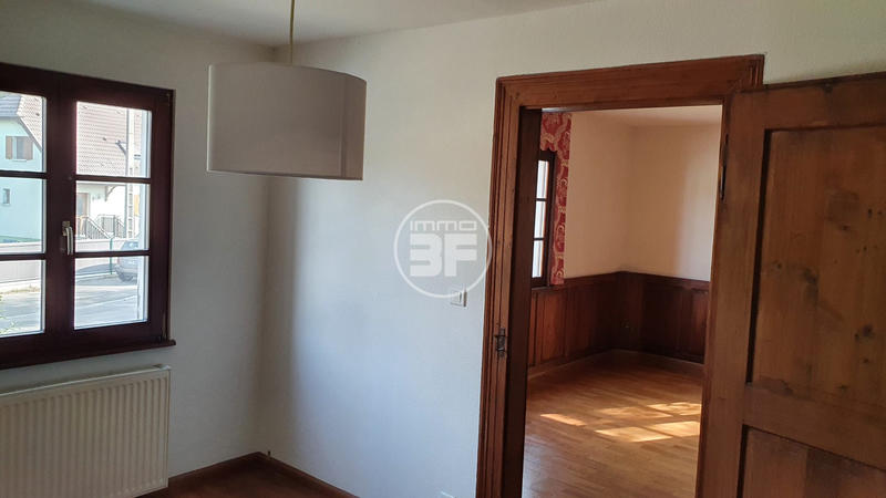 Maison - 256 m² - 8 pièces