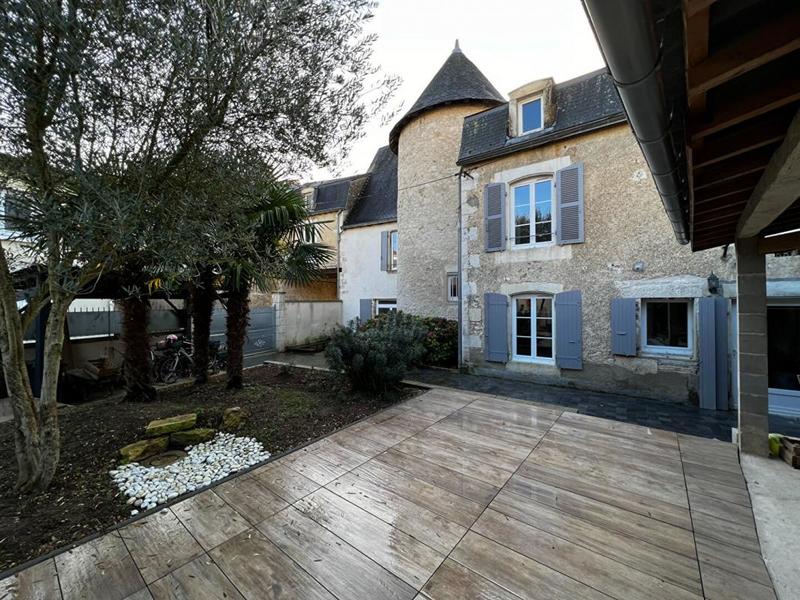Maison - 259 m² - 8 pièces