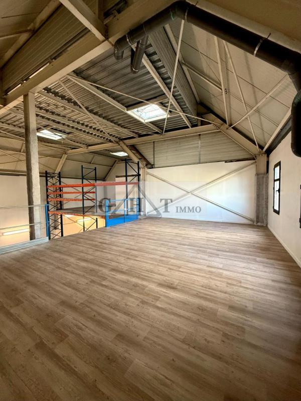 Entrepôt - 449 m²