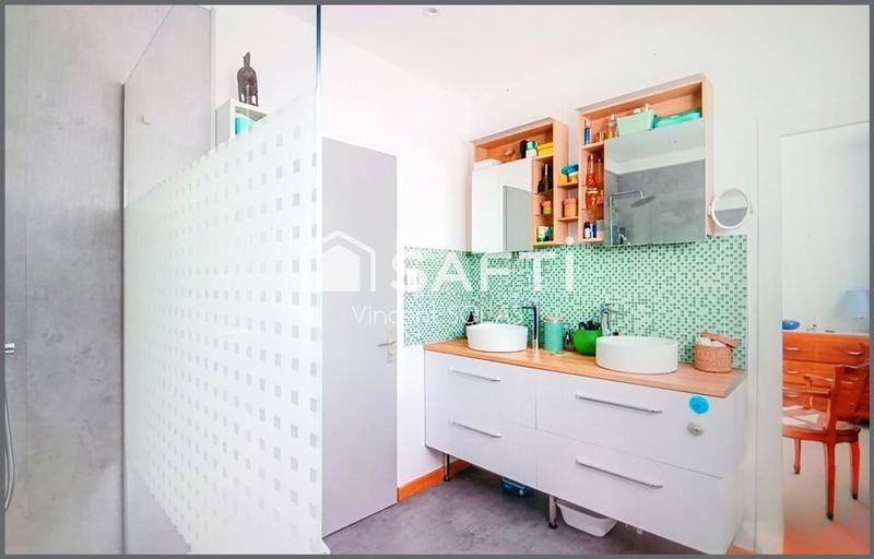 Maison - 200 m² - 7 pièces