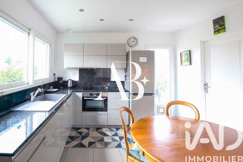 Maison - 168 m² - 8 pièces