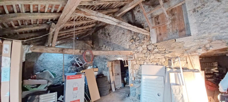 Maison - 380 m² - 3 pièces