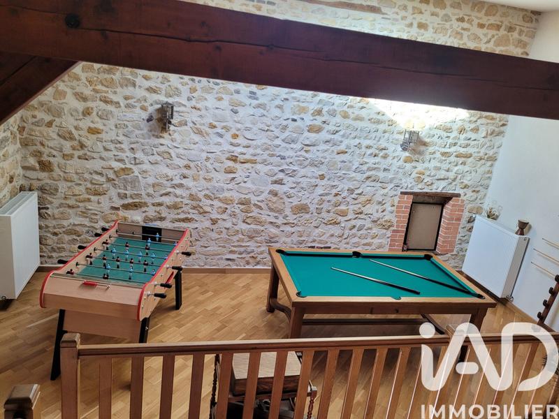 Maison - 216 m² - 7 pièces