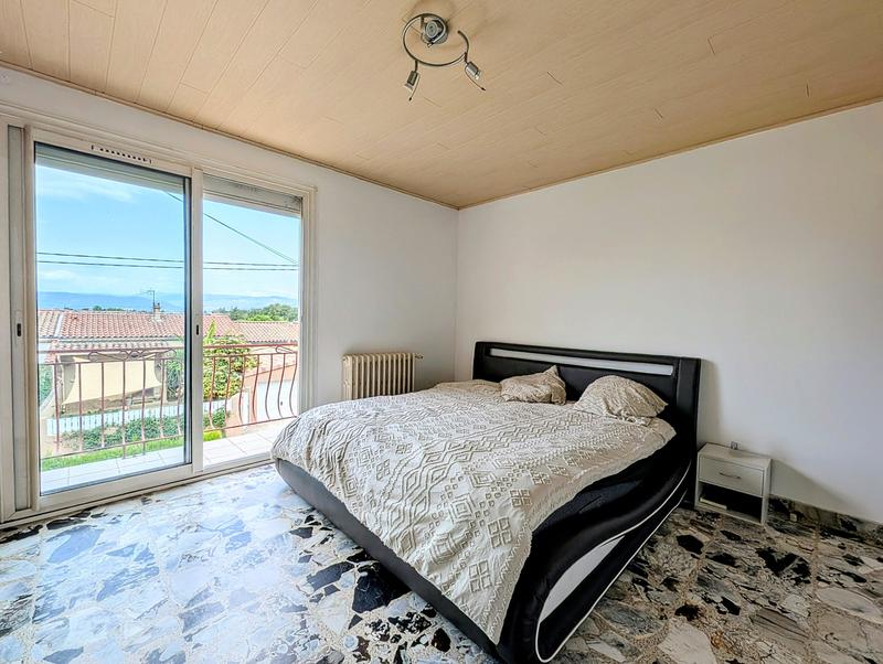 Maison jumelée - 94 m² - 5 pièces