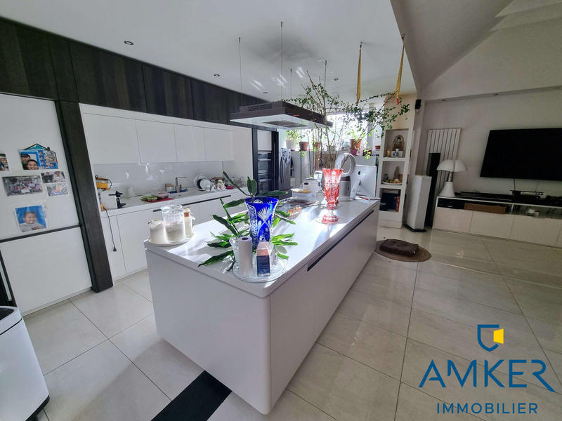 Loft - 229 m² - 6 pièces