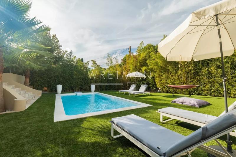 Maison - 200 m² - 6 pièces