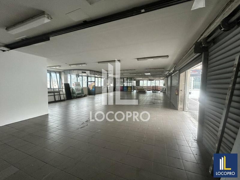 Local d'activité / Entrepôt - 312 m²