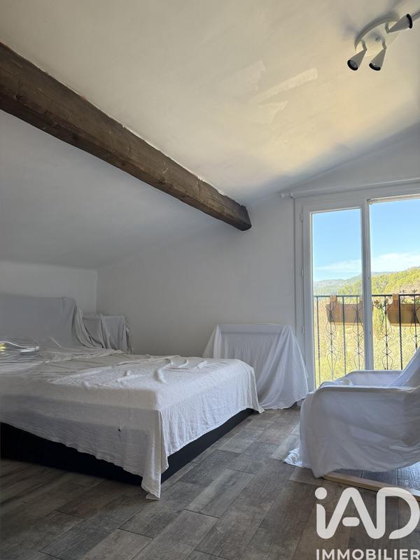 Maison - 300 m² - 8 pièces