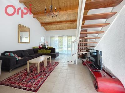 Maison - 198 m² - 5 pièces