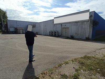 Local commercial - 1 030 m²