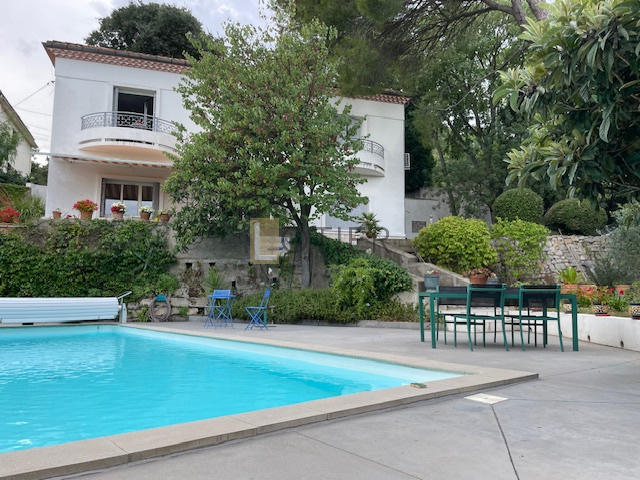 Maison - 170 m² - 7 pièces