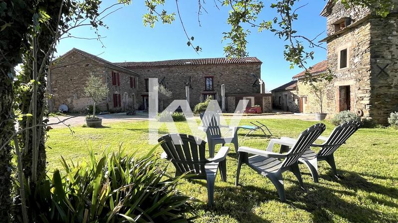 Maison - 450 m² - 15 pièces