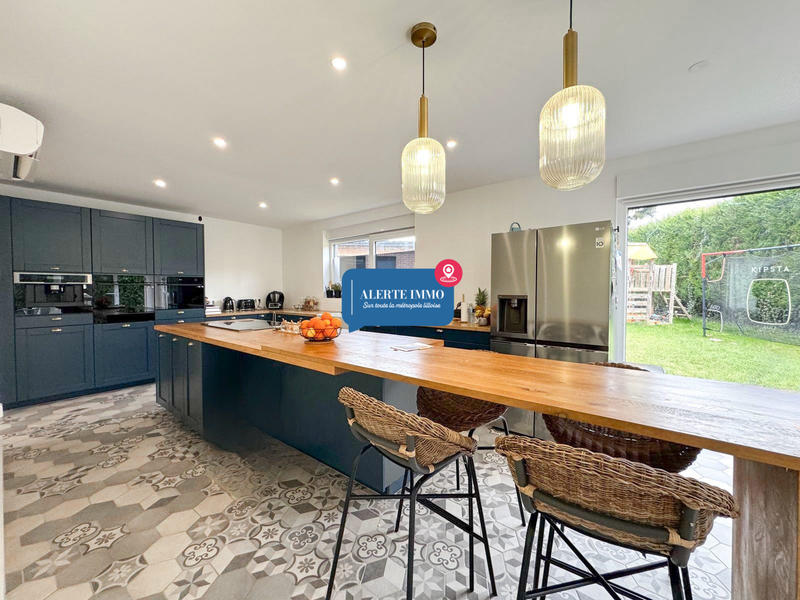 Maison - 316 m² - 10 pièces