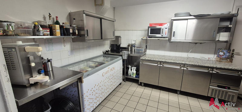 Maison - 390 m² - 12 pièces