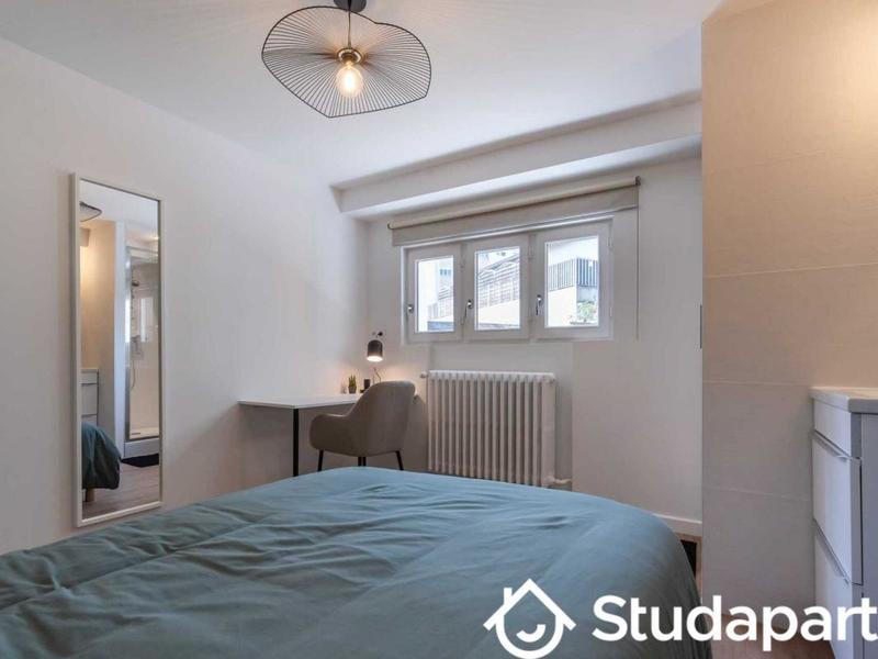 Appartement - 240 m² - 1 pièce