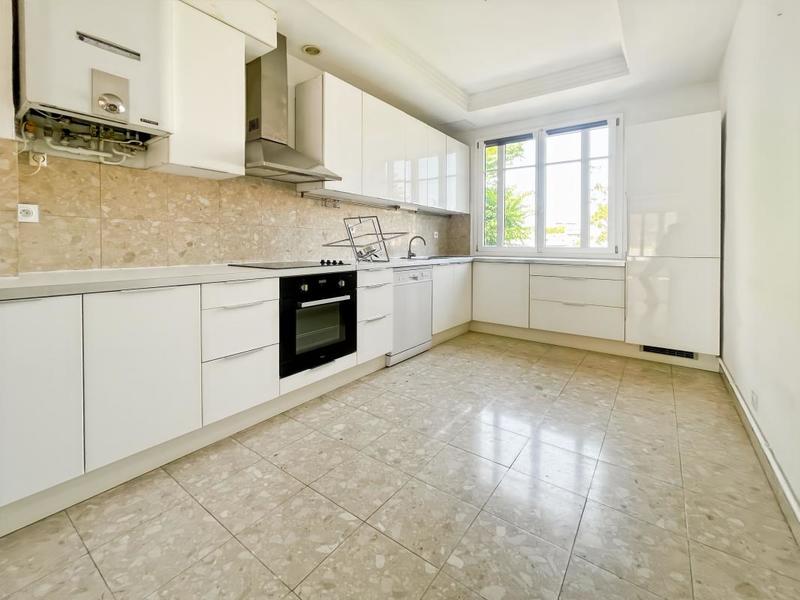 Appartement - 111 m² - 4 pièces