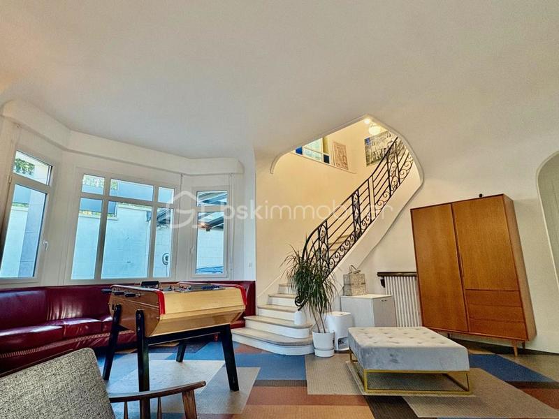 Demeure - 564 m² - 19 pièces