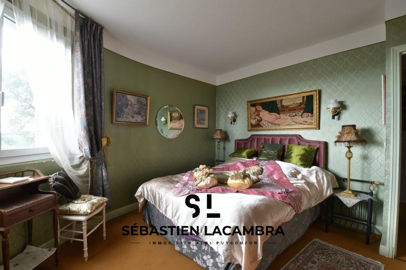 Propriété - 328 m² - 10 pièces