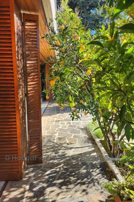 Villa - 220 m² - 6 pièces