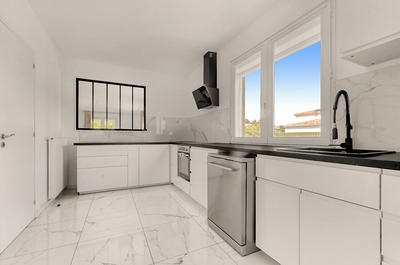 Maison - 182 m² - 7 pièces