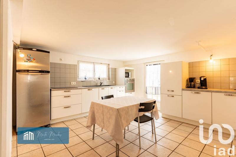 Maison - 205 m² - 7 pièces