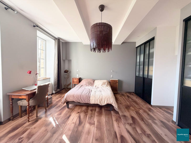 Maison ancienne - 242 m² - 10 pièces