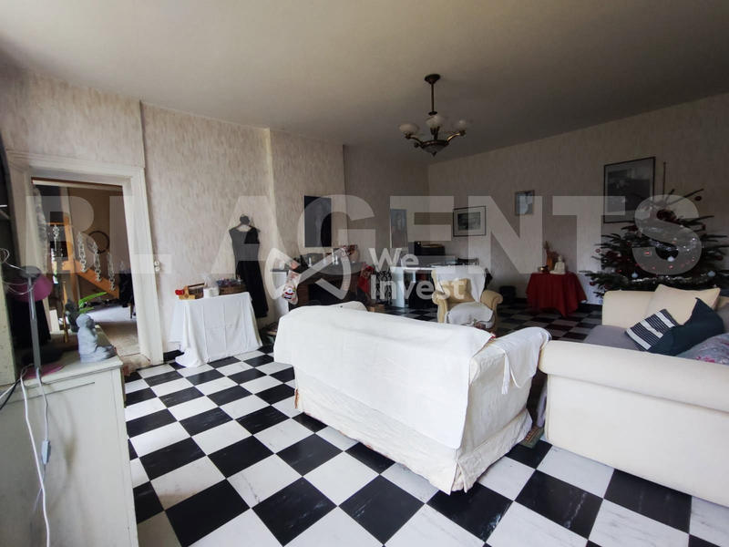 Maison - 240 m² - 7 pièces