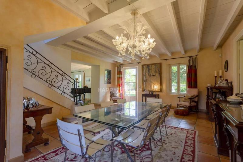 Mas - 300 m² - 9 pièces