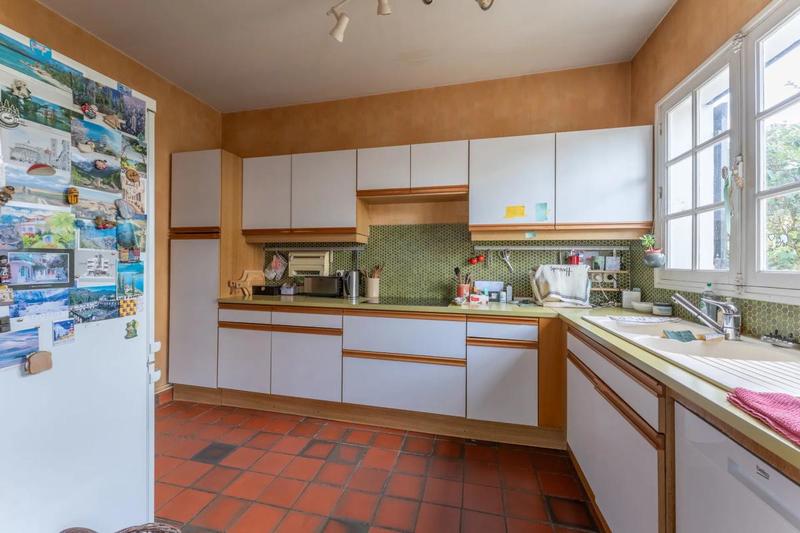 Maison - 211 m² - 16 pièces