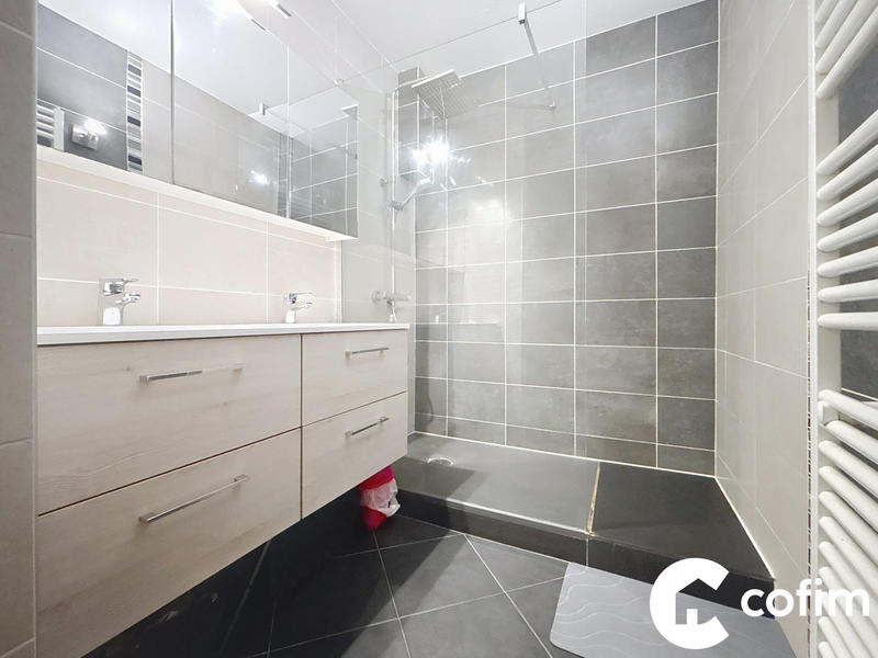 Appartement - 91 m² - 5 pièces