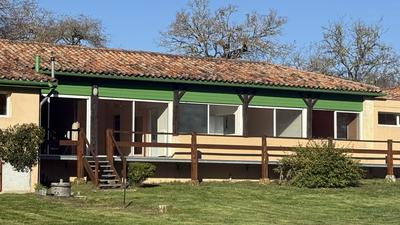 Maison - 235 m² - 7 pièces