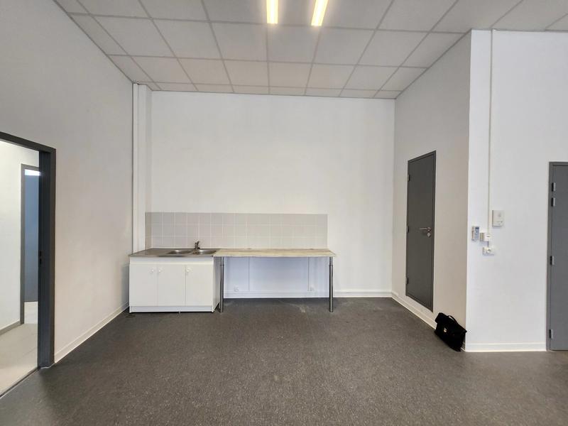 Bureau - 180 m² - 4 pièces