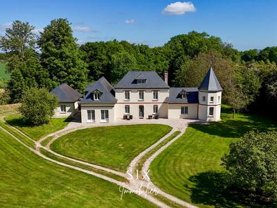 Maison - 300 m² - 10 pièces