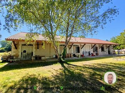 Maison - 302 m² - 7 pièces