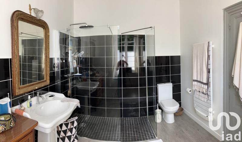 Maison - 250 m² - 9 pièces