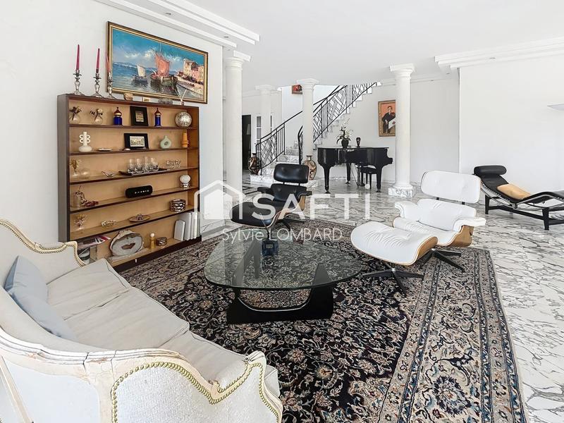 Villa - 356 m² - 10 pièces