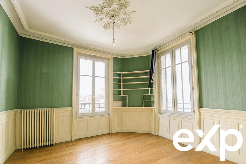 Maison - 215 m² - 11 pièces